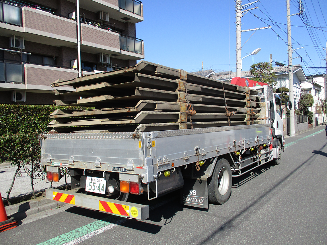 搬出車輛