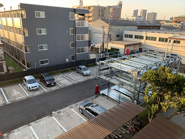 屋外:鋼製平面化駐車場完成